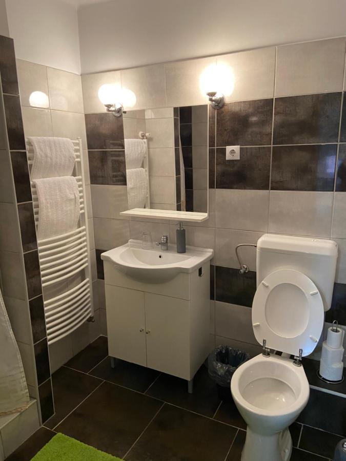 Senorita Lägenhet Miskolc Exteriör bild